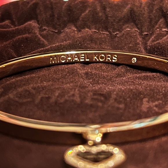 MICHAEL KORS Gold Logo Pave Heart Charm Bangle Bracelet - Picture 11 of 16